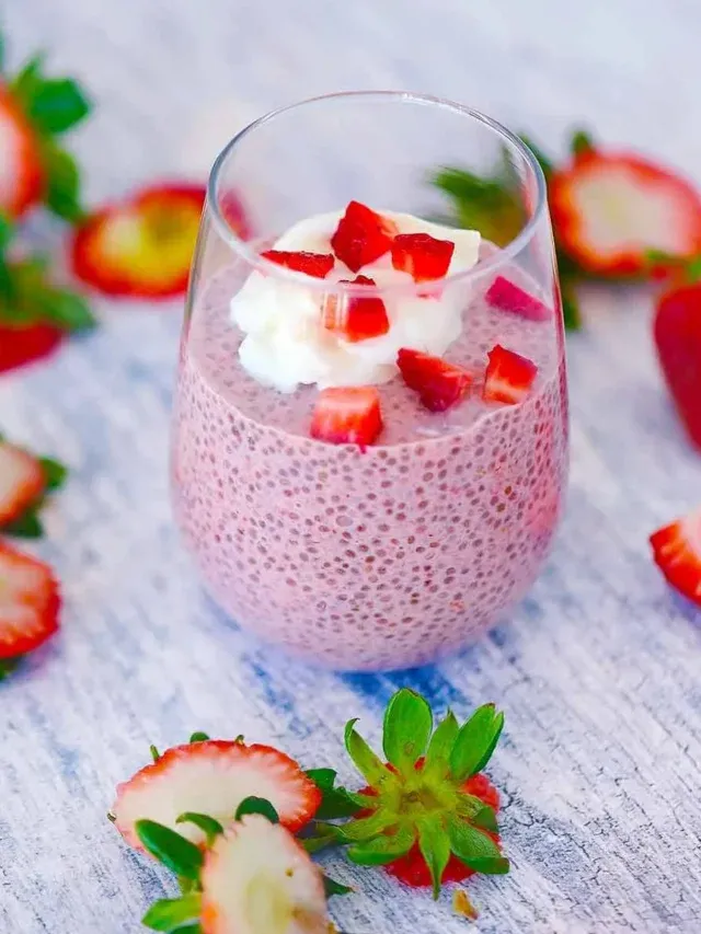 cropped-Strawberry-Chia-Pudding-square (1)