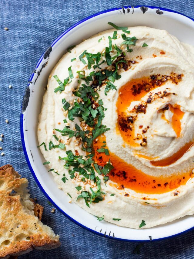 hummus-with-chilli-oil-top-down-1000x1500